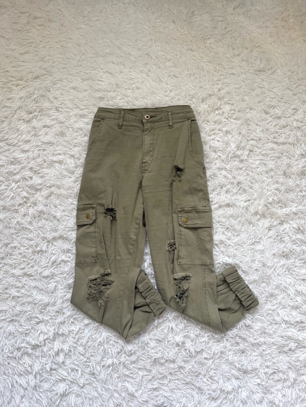 American Rag Cie Olive Green Distressed Cargo Pants